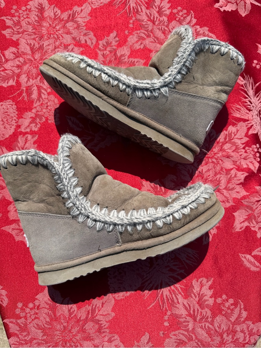 MOU Boots